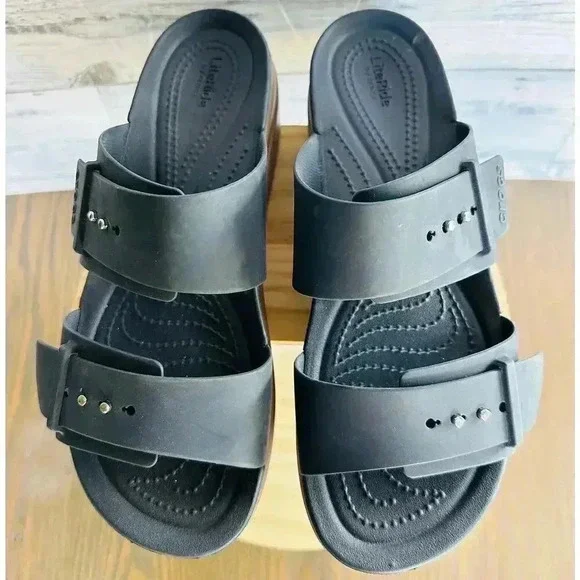 NWOT CROCS Brooklyn Low Wedge Sandal Women's Size 10 Black/Beige - Picture 3 of 8